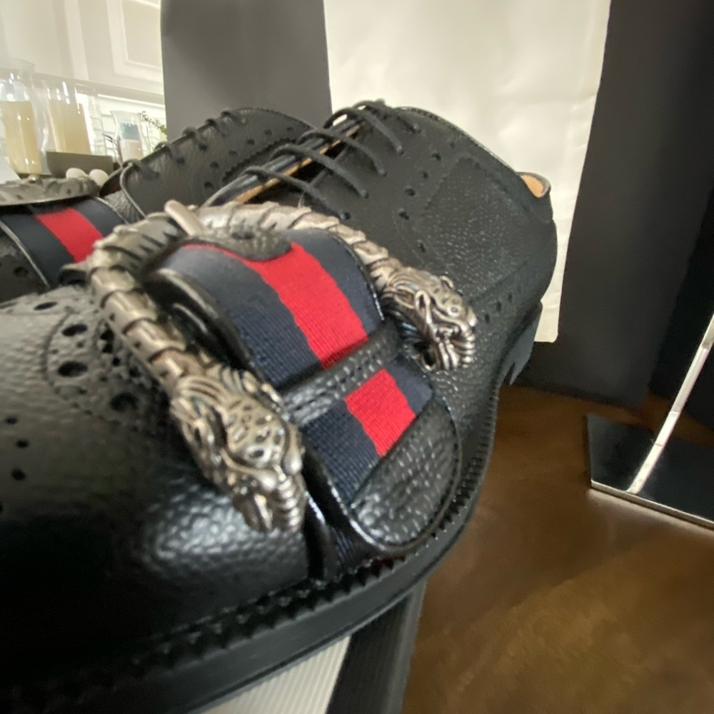Gucci MEN'S MARTIN BROGUE LEATHER BUCKLED SHOES - Picture 9 of 13